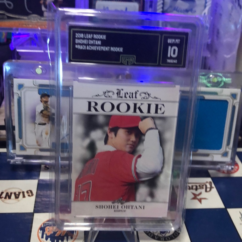 Leaf Rookie Shohei Ohtani graded 10 sports  Card
